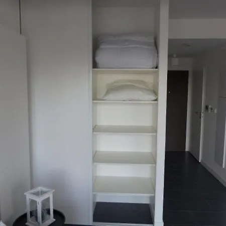 Studio Meuble 2 Couchages A La Rochelle Appartement